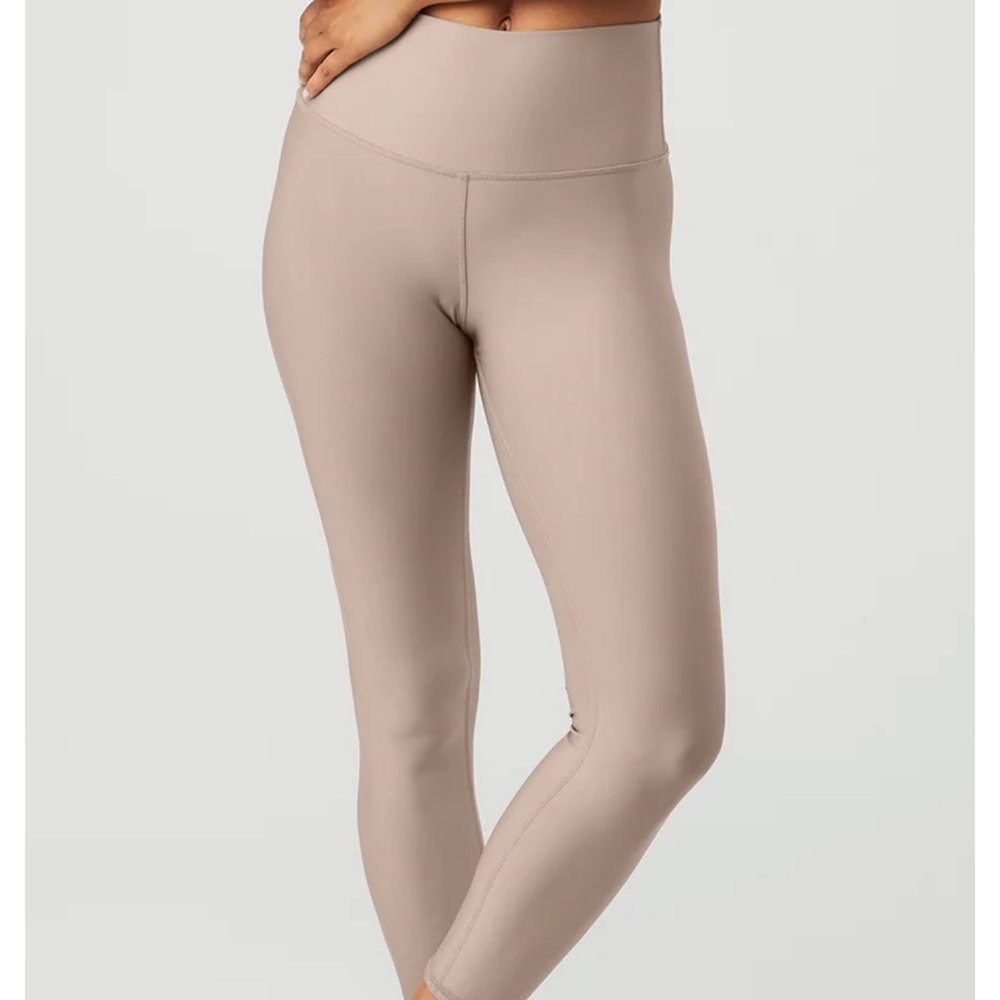 NWT ALO YOGA 7/8 High Waist Airlift Leggings and bra Taupe Tan medium - Picture 3 of 7